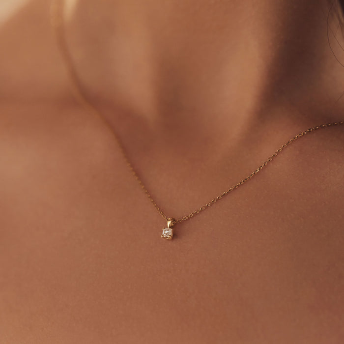 Isabel Bernard De La Paix Celesse Collier En Or 14 Carats Avec Diamant 0.07 Carat