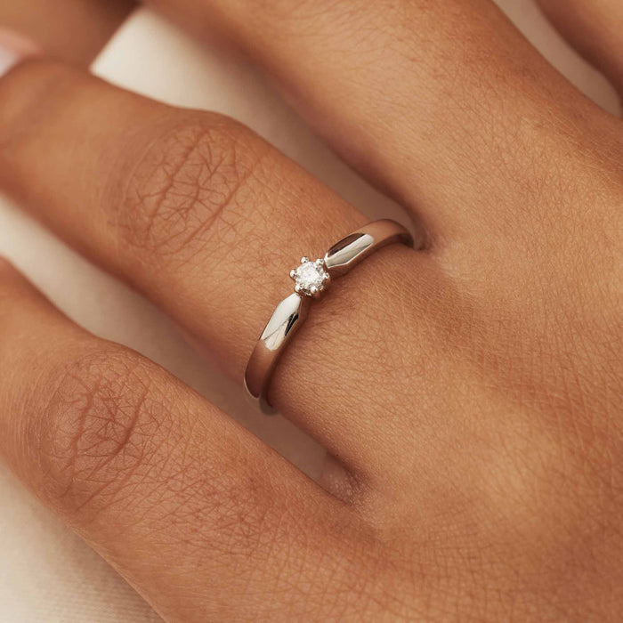 Isabel Bernard De La Paix Emily Bague En Or Blanc 14 Carats Avec Diamant 0.05 Carat