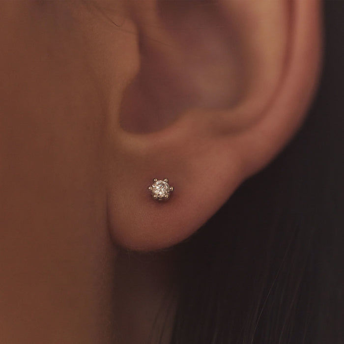 Isabel Bernard De La Paix Emily Clous D'oreilles En Or Blanc 14 Carats Avec Diamant 0.10 Carat