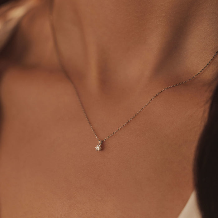 Isabel Bernard De La Paix Emily Collier En Or Blanc 14 Carats Avec Diamant 0.05 Carat