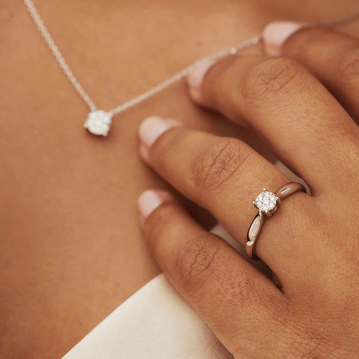 Isabel Bernard De La Paix Hanaé Bague En Or Blanc 14 Carats Avec Diamant 0.08 Carat