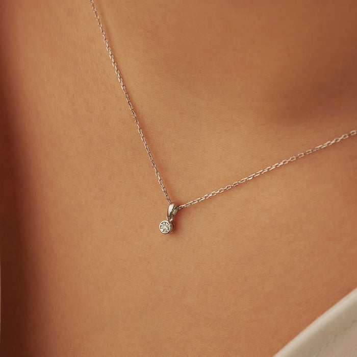 Isabel Bernard De La Paix Inaya Collier En Or Blanc 14 Carats Avec Diamant 0.01 Carat