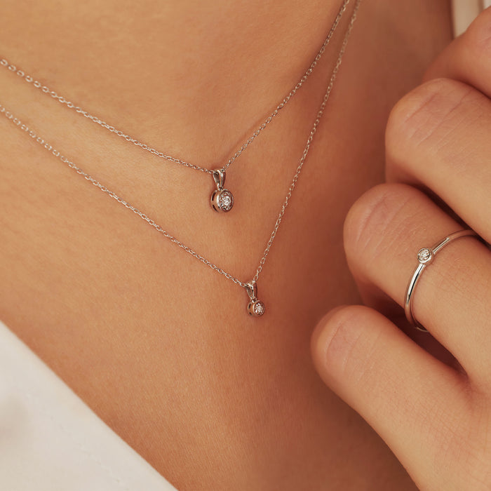 Isabel Bernard De La Paix Inaya Collier En Or Blanc 14 Carats Avec Diamant 0.01 Carat