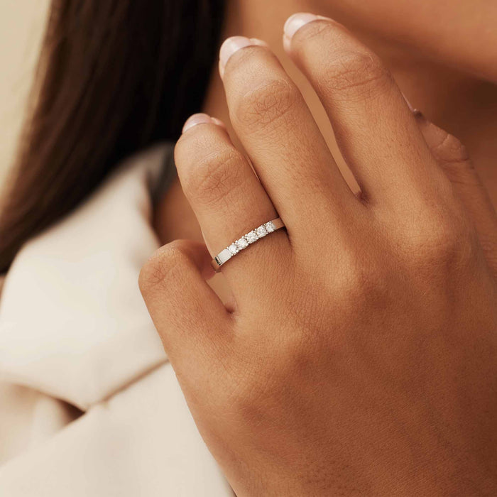 Isabel Bernard De La Paix Madeline Bague En Or Blanc 14 Carats Avec Diamant 0.20 Carat