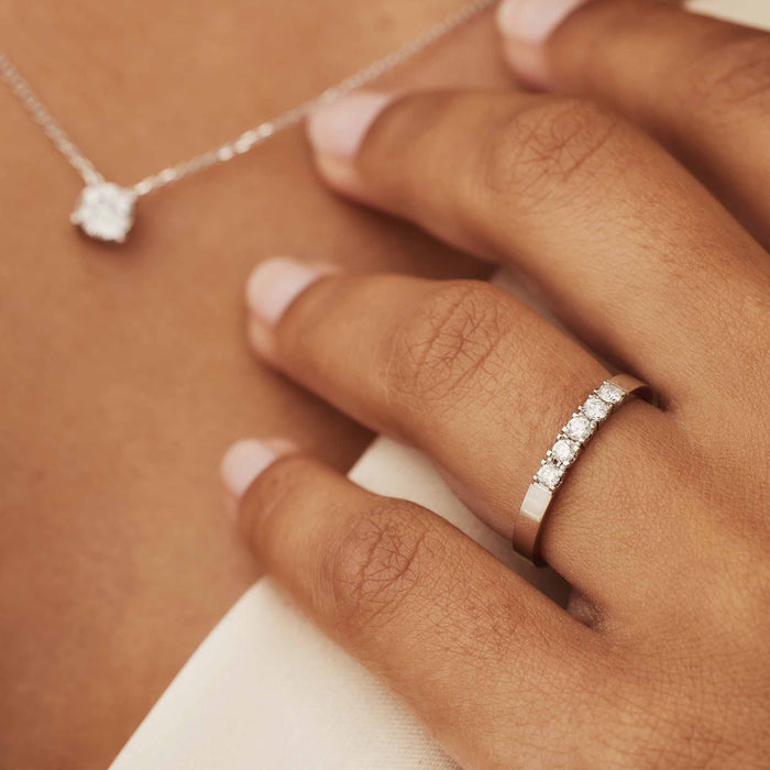 Isabel Bernard De La Paix Madeline Bague En Or Blanc 14 Carats Avec Diamant 0.20 Carat