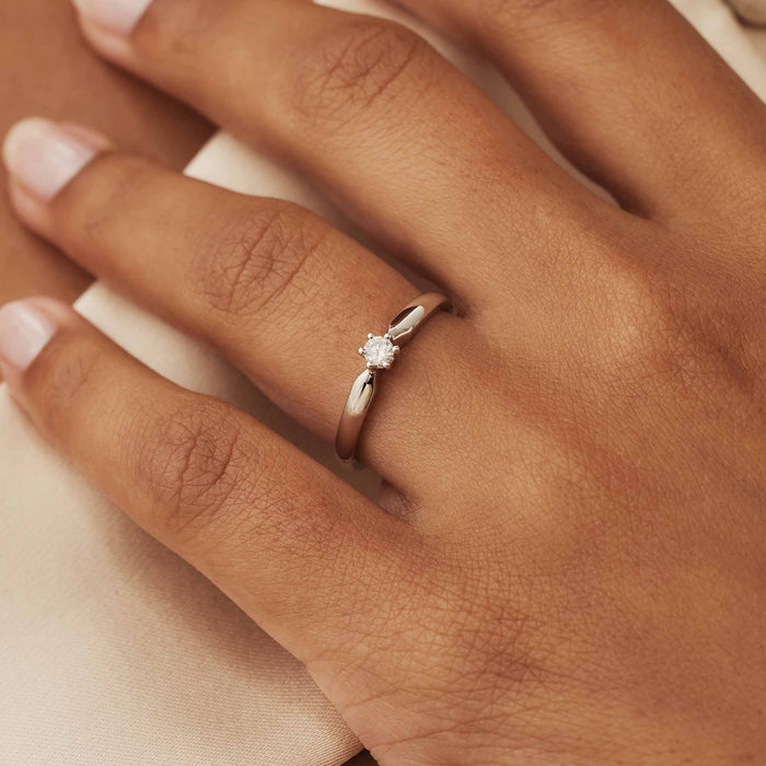 Isabel Bernard De La Paix Sybil Bague En Or Blanc 14 Carats Avec Diamant 0.10 Carat