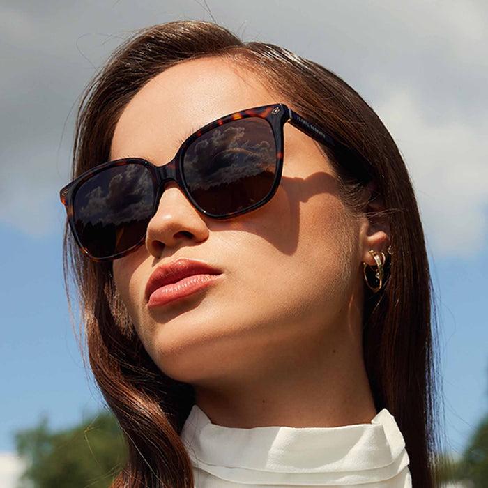 Isabel Bernard La Villette Raison Lunettes De Soleil Carrées Tortue Marron Avec Des Verres Bruns