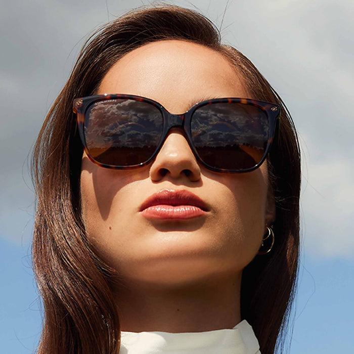 Isabel Bernard La Villette Raison Lunettes De Soleil Carrées Tortue Marron Avec Des Verres Bruns