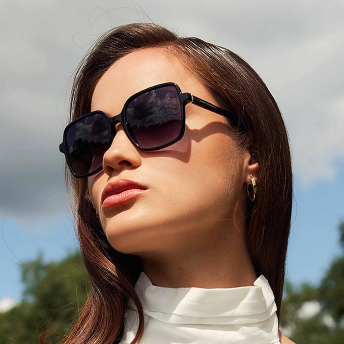 Isabel Bernard La Villette Rene Lunettes De Soleil Carrées Noires Avec Des Verres Noirs Dégradés