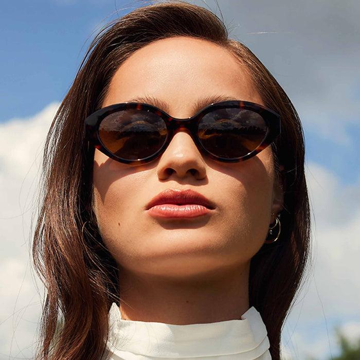 Isabel Bernard La Villette Rosaire Lunettes De Soleil Ovales Tortue Marron Avec Des Verres Bruns