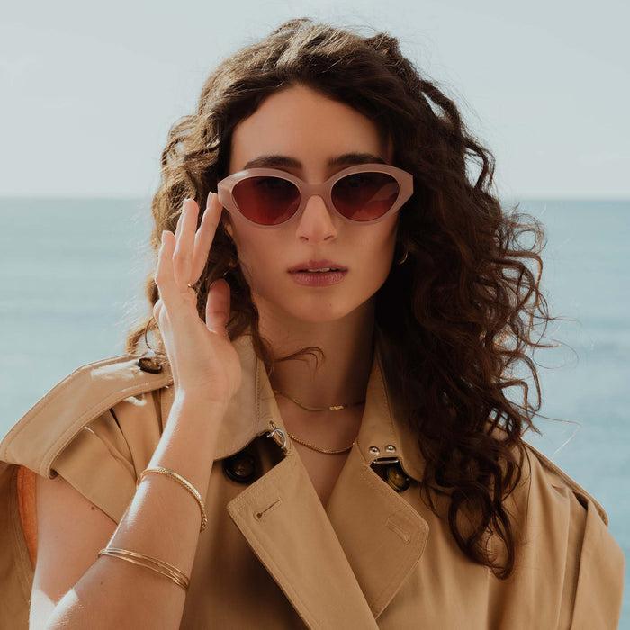 Isabel Bernard La Villette Rosaire Rose Tendre Lunettes De Soleil Ovales Avec Rose Verres