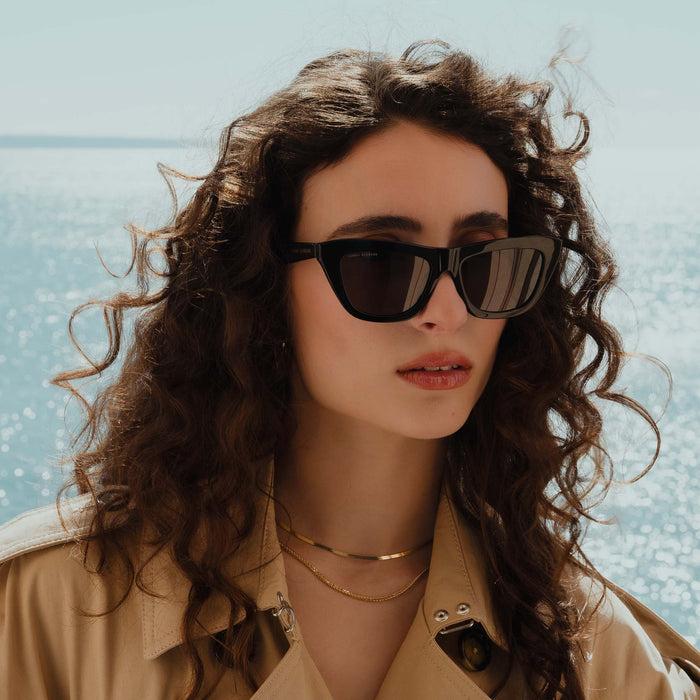 Isabel Bernard La Villette Roselin Lunettes De Soleil Cat Eye Noires Avec Des Verres Noirs