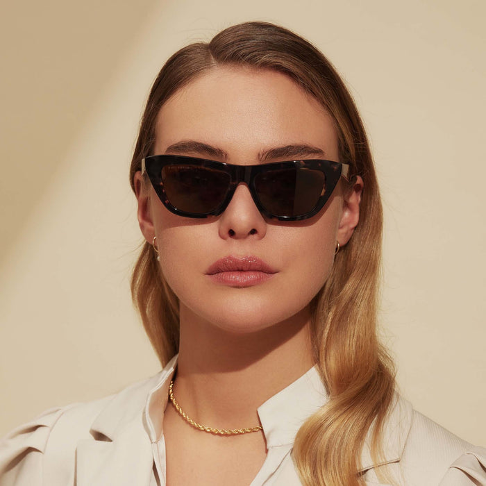 Isabel Bernard La Villette Roselin Lunettes De Soleil Cat Eye Tortue Marron Avec Des Verres Bruns