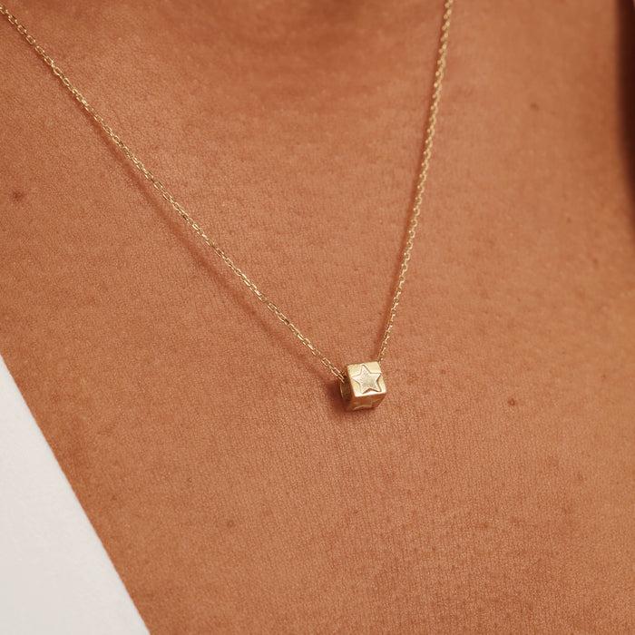 Isabel Bernard Le Marais Felie Charme Cube En Or 14 Carats Avec étoile