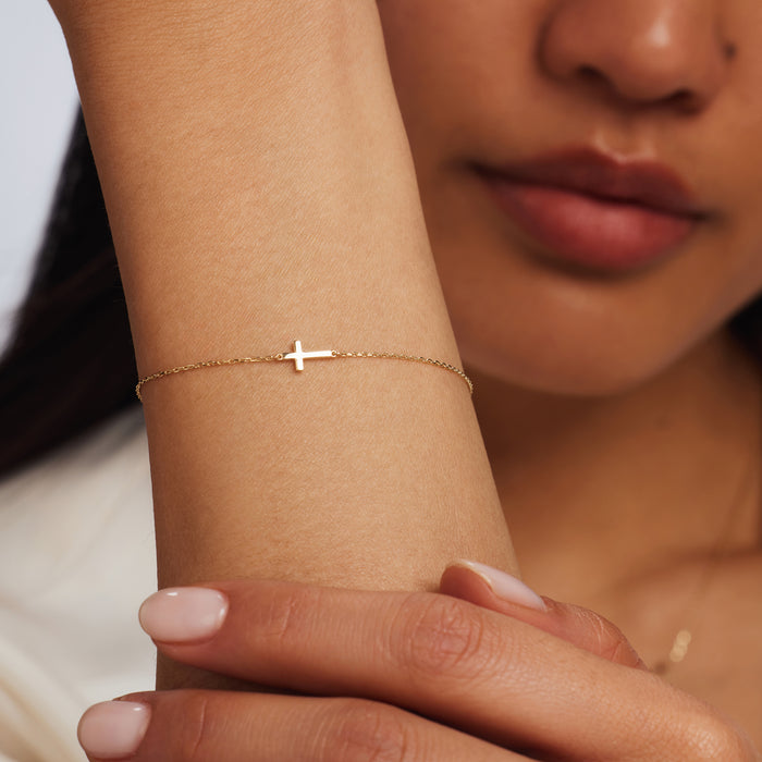 Isabel Bernard Monceau Solange Bracelet En Or 14 Carats Avec Croix