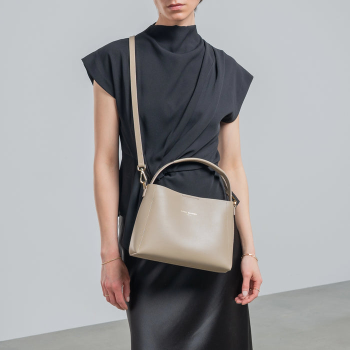 Isabel Bernard Sac à Main En Cuir Tanné Végétal Taupe Montmartre Béatrice Midi