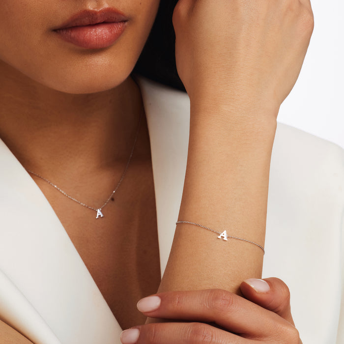 Isabel Bernard Saint Germain Chloé Collier Initiale En Or Blanc 14 Carats Avec Lettre