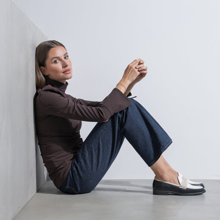 Isabel Bernard Vendôme Blandine Mocassins En Cuir En Noir Et Blanc En Noir Avec Des Détails Blancs