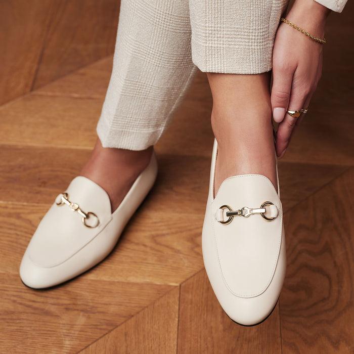 Isabel Bernard Vendôme Fleur Mocassins à Talon En Cuir De Veau Beige