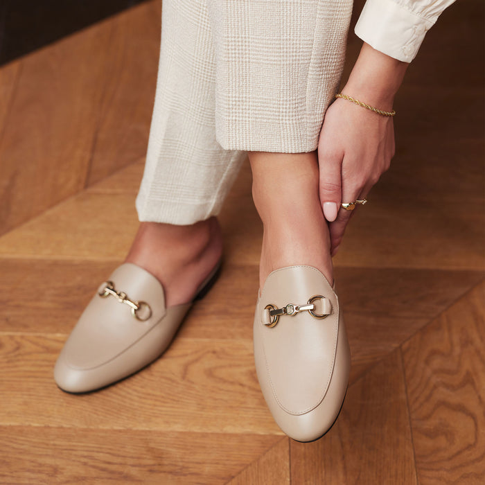 Isabel Bernard Vendôme Fleur Mules Mocassins à Talon En Cuir De Veau Taupe