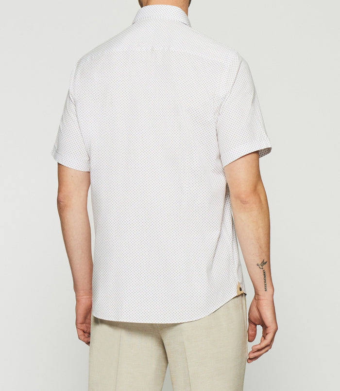 Izac Chemise Manches Courtes à Imprimé Blanche Et Camel KAMEL