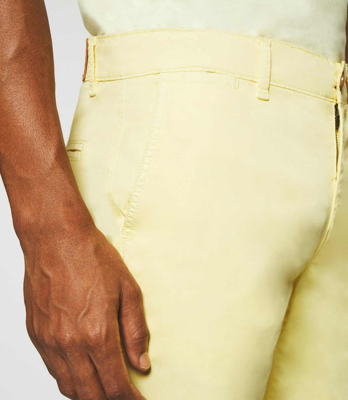 Izac Bermuda En Coton Stretch Jaune Pale SLOWLY