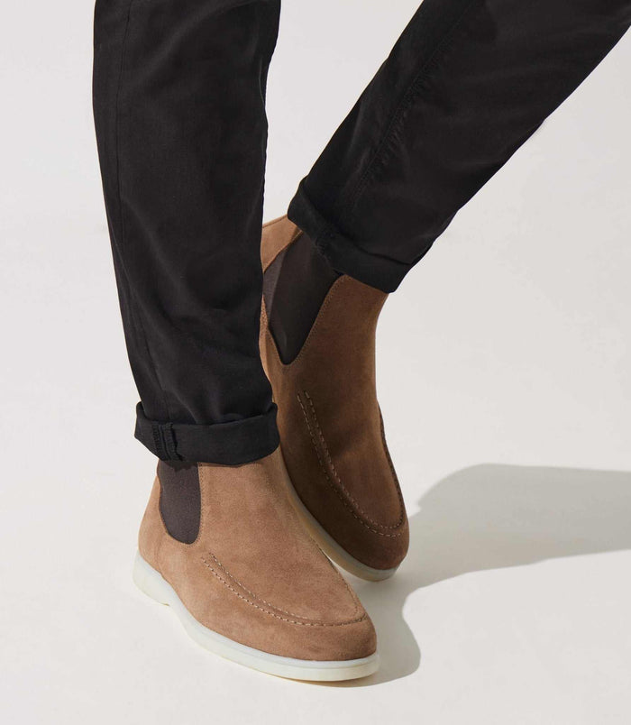izac Bottines élastiques en suede taupe OMAHA