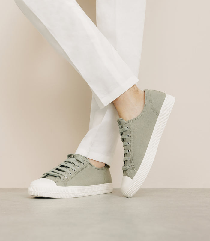 izac Chaussures baskets en toile kaki