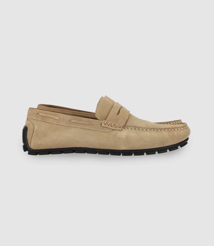 Izac Chaussures Bateau En Daim Beige