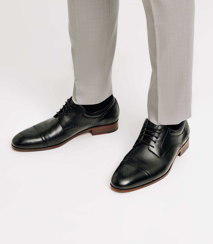 izac Chaussures derby en cuir noires