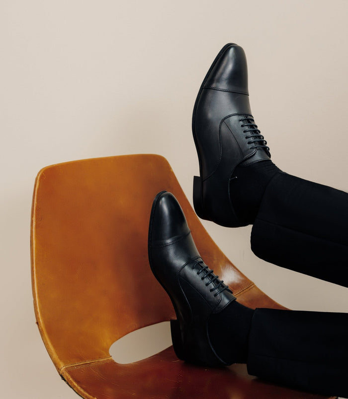 izac Chaussures en cuir noires