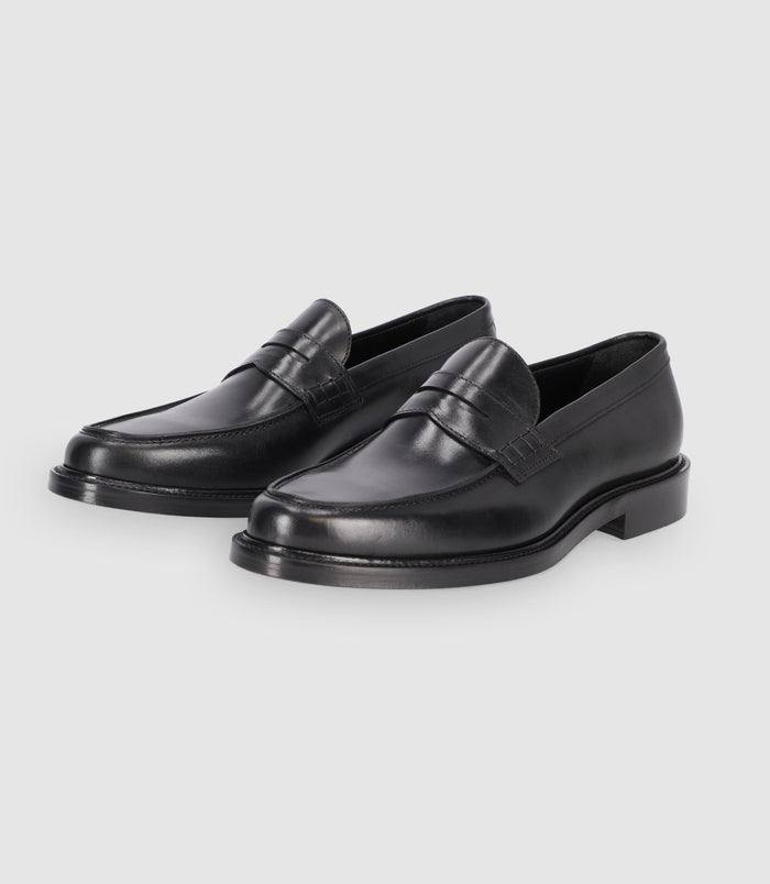 Izac Chaussures Mocassins En Cuir Lisse Noires