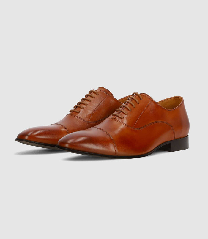 Izac Chaussures Richelieu En Cuir Marron