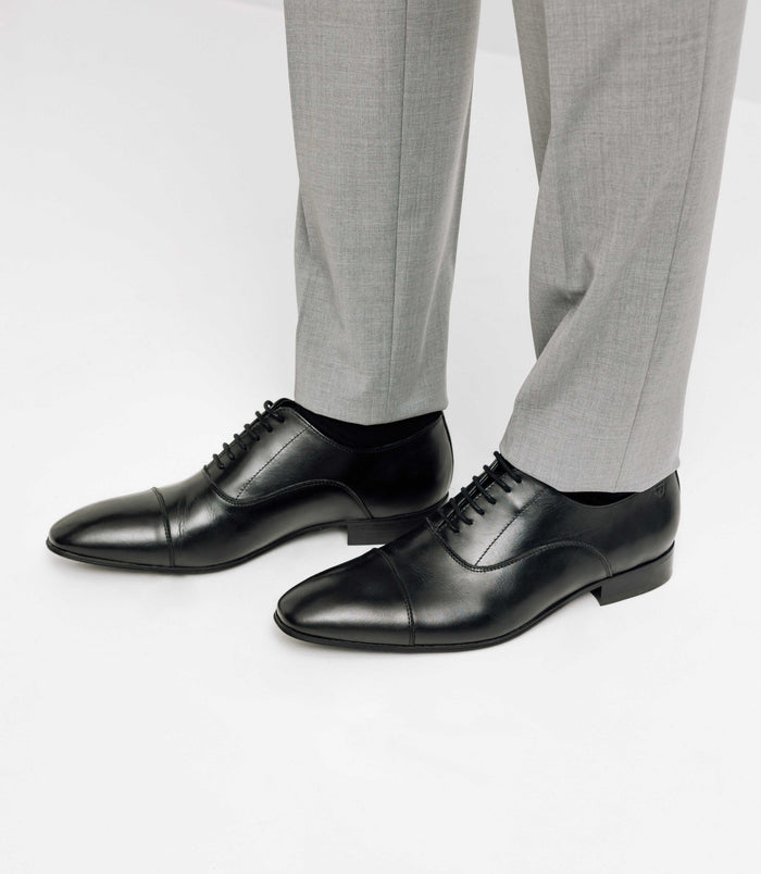 izac Chaussures richelieu en cuir noires