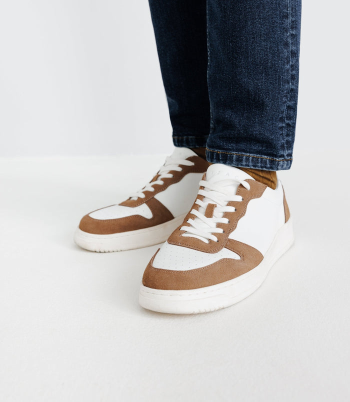 izac Chaussures sneakers avec logo taupe
