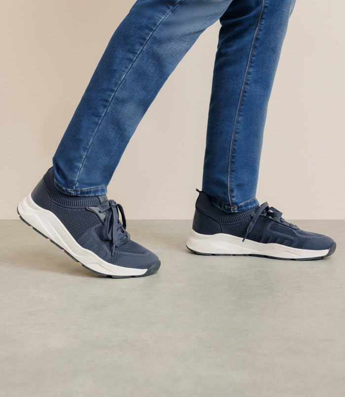 izac Chaussures sneakers en maille marine