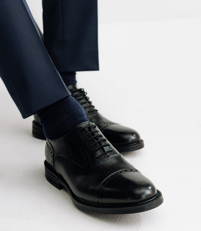 izac Chaussures ville en cuir noires