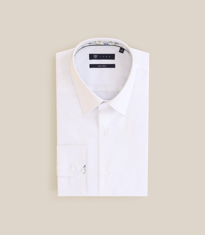 izac Chemise ajustée repassage facile blanche