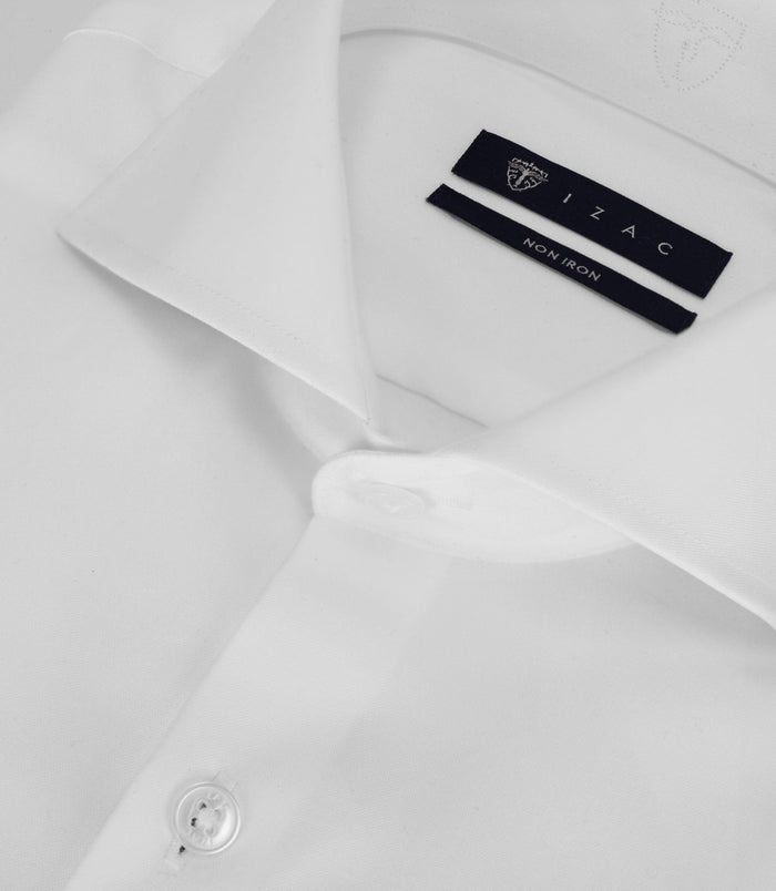Izac Chemise Infroissable Avec Broderie Blanche
