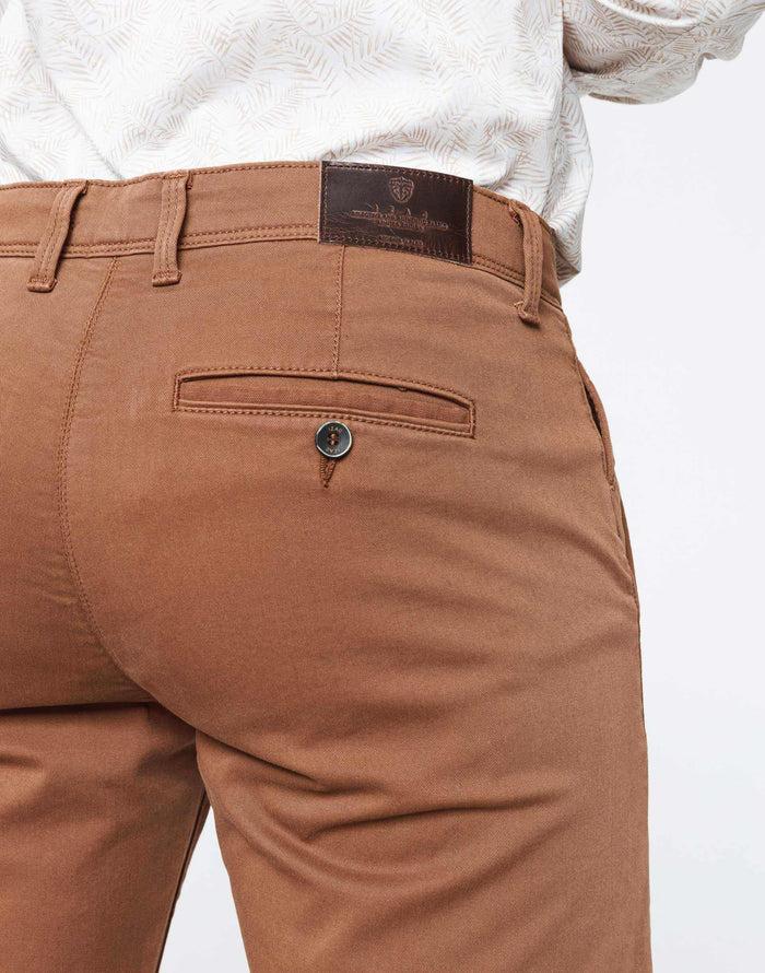 Izac Chino Casual Caramel "Bachelor"