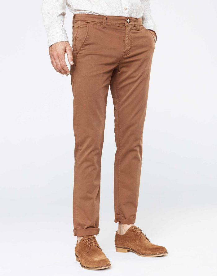 izac Chino casual caramel "Bachelor"
