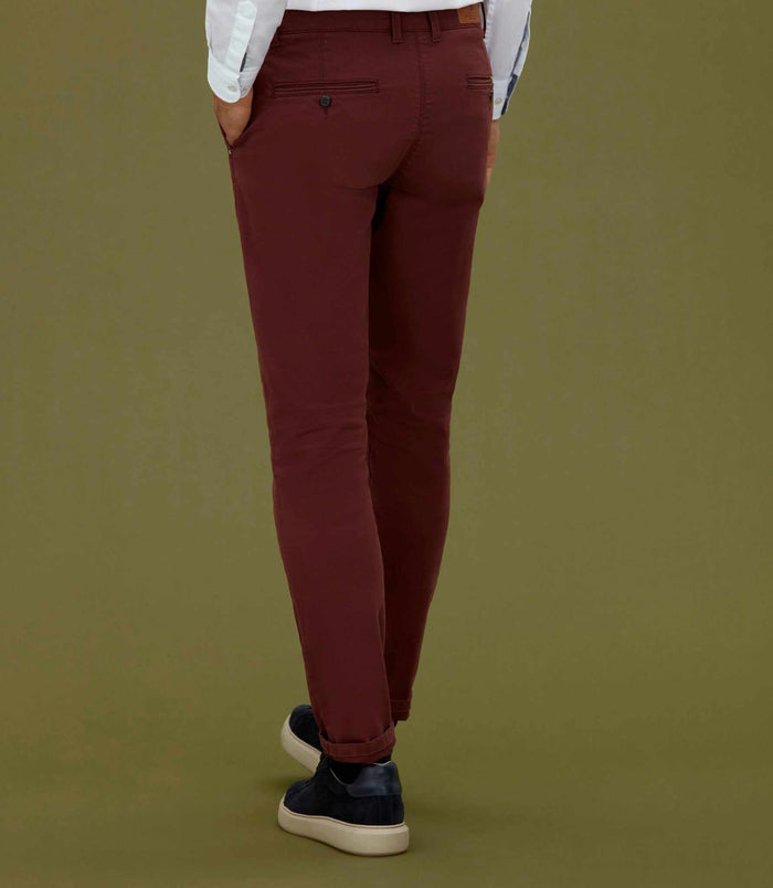 Izac Chino Fashion Bordeaux "Célèbre"