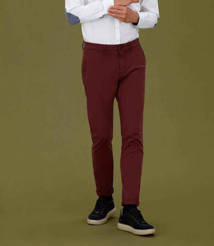 Izac Chino Fashion Bordeaux "Célèbre"