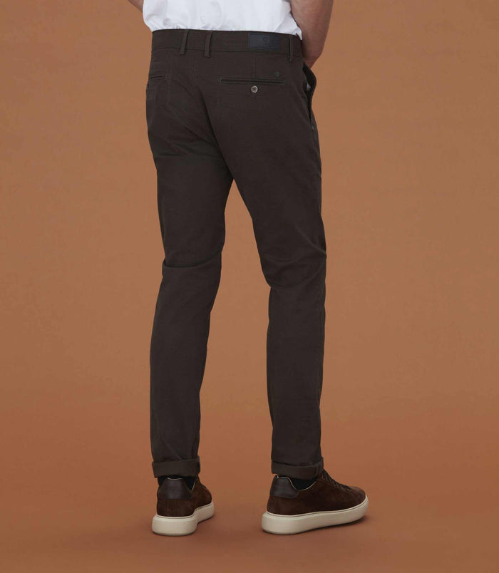Izac Chino Imprimé Marron Foncé "Cristal"