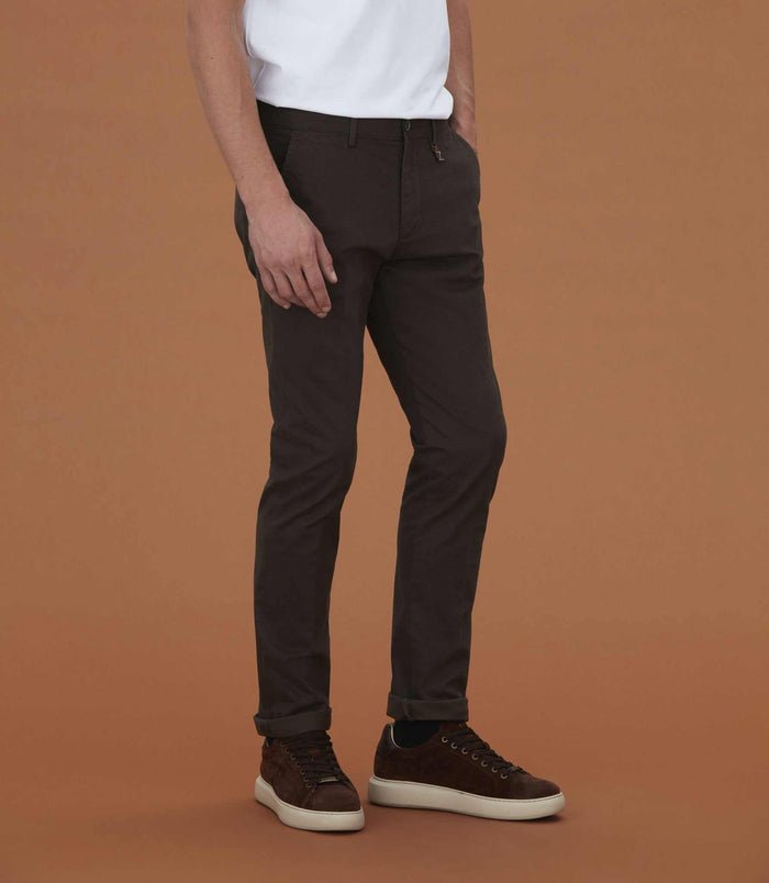 Izac Chino Imprimé Marron Foncé "Cristal"