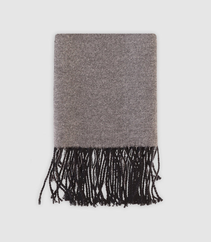 Izac Echarpe Unie Avec Franges Noire