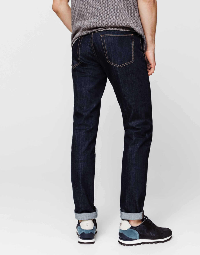 Izac Jean Droit Dandy