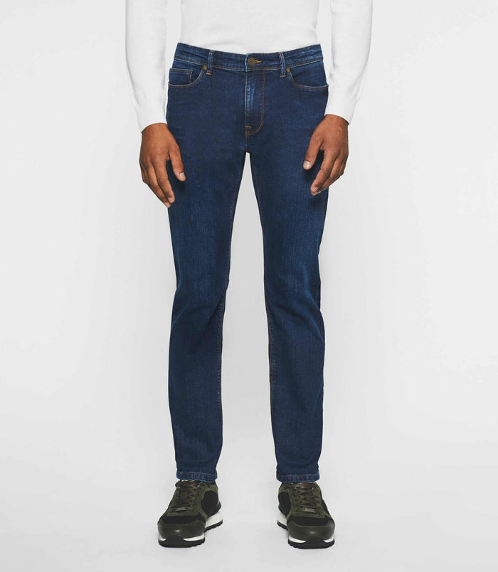 izac Jean slim belu moyen ETOURDI