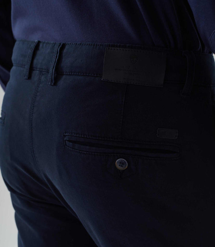 Izac Pantalon Casual Chino Marine "Macadamia"