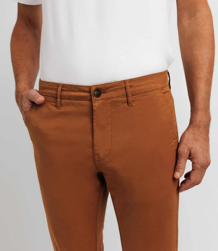 Izac Pantalon Casual Stretch Camel Foncé